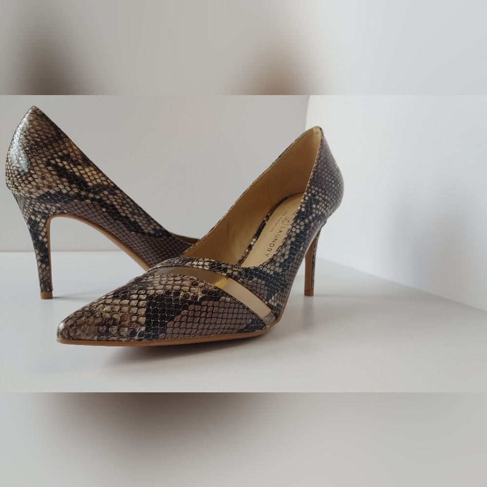 Sleek Pointed Toe Stilettos With Clear Detailed Cut out And Chic Print